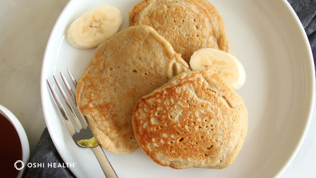 Banana-Oat Blender Pancakes